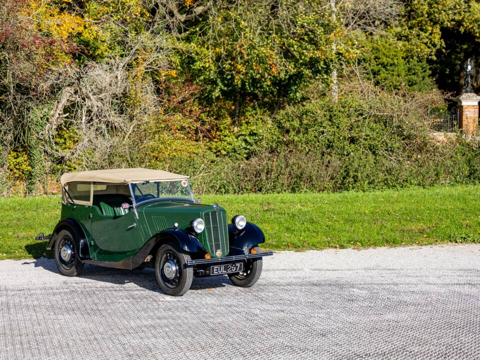 Image 13/50 of Morris Eight (1937)