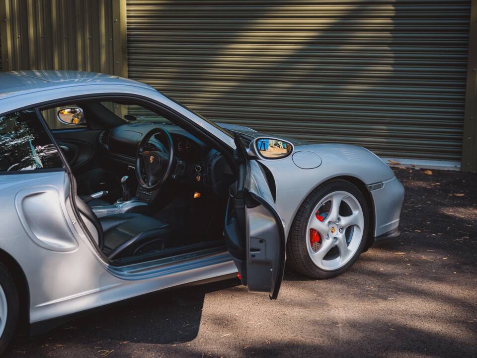Obraz 13/38 pojazdu Porsche 911 Turbo (2001)