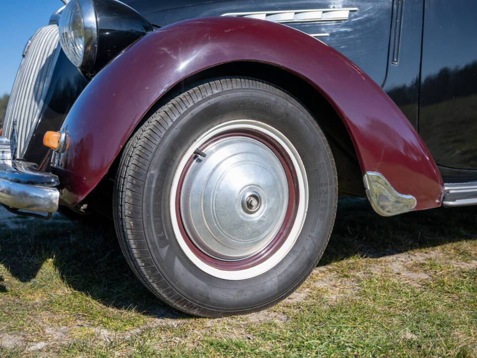 Image 15/35 of SIMCA 8 - 1200 (1951)