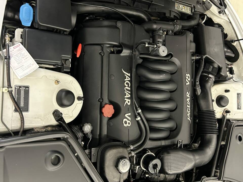Immagine 27/28 di Jaguar XK8 4.0 (1997)