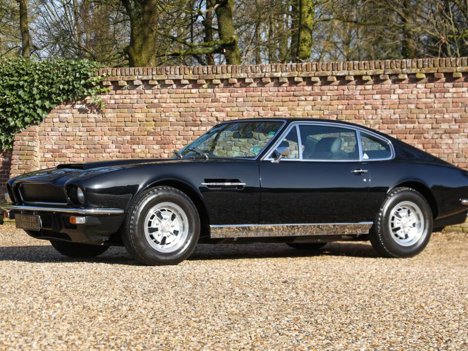 Image 28/50 of Aston Martin DBS V8 (1972)
