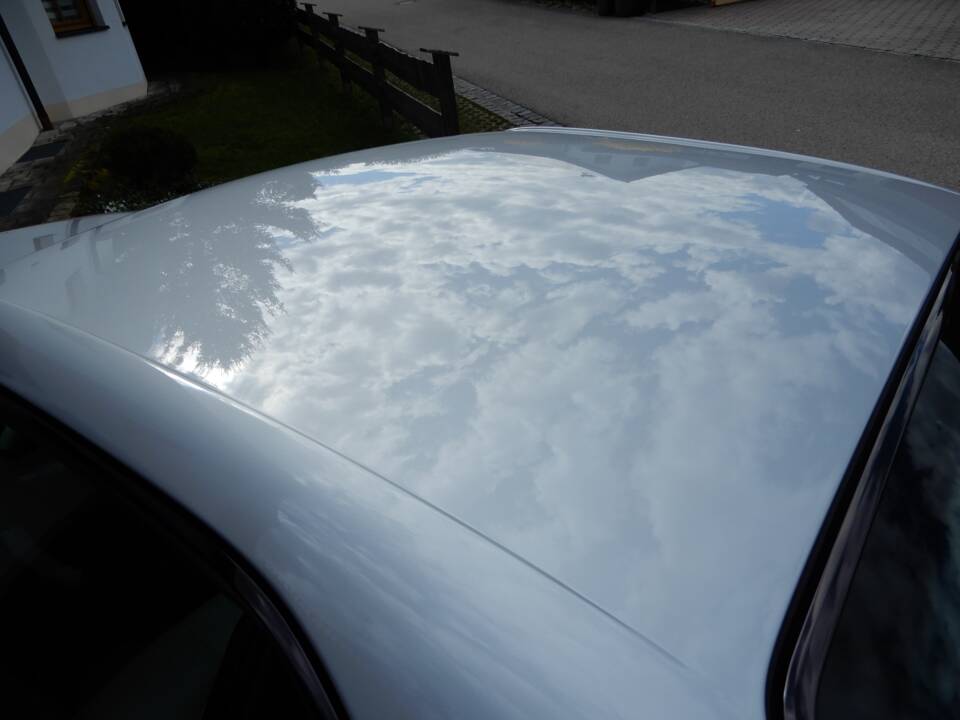 Image 26/35 of Mercedes-Benz SL 500 (2000)