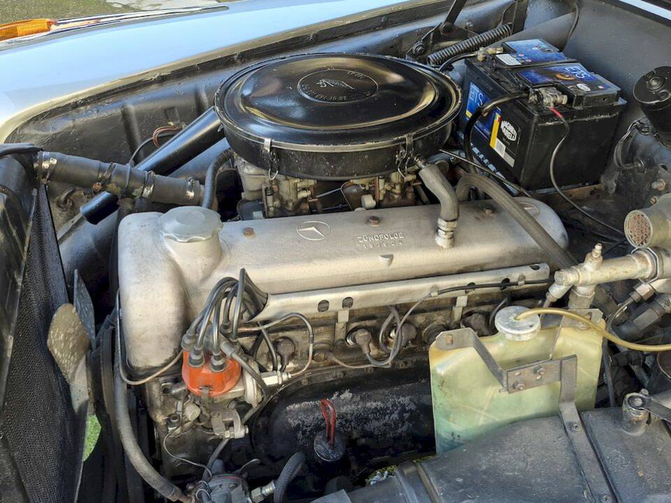 Image 39/61 de Mercedes-Benz 220 S Cabriolet (1957)