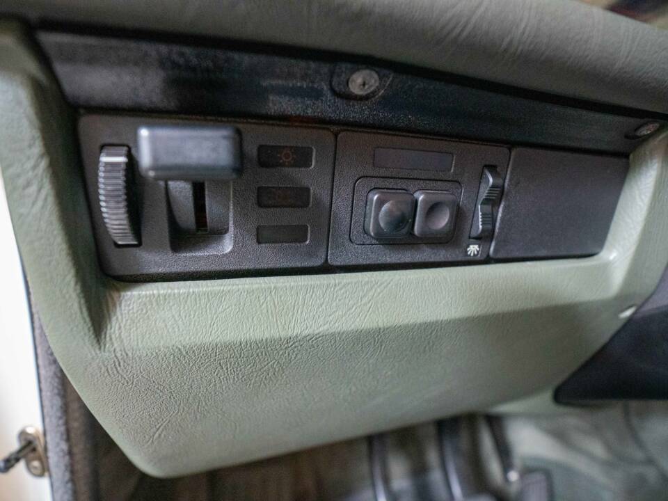 Afbeelding 26/52 van BMW 528i (1984)