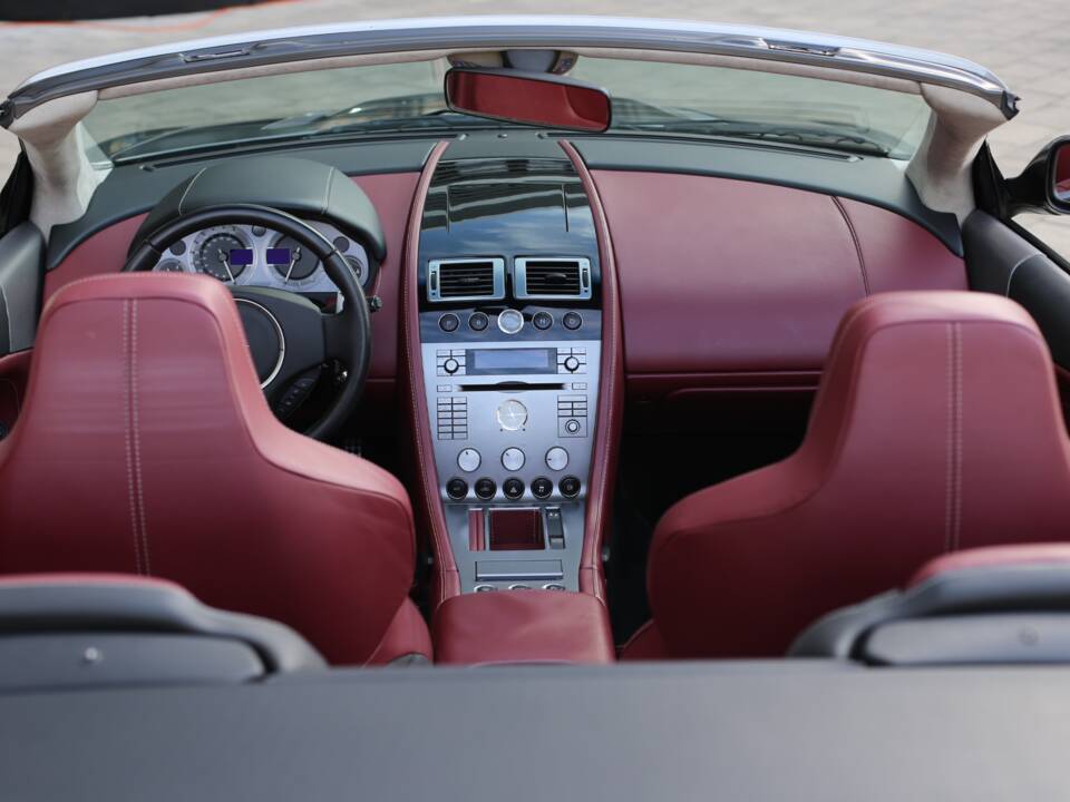 Bild 22/47 von Aston Martin DB 9 Volante (2006)