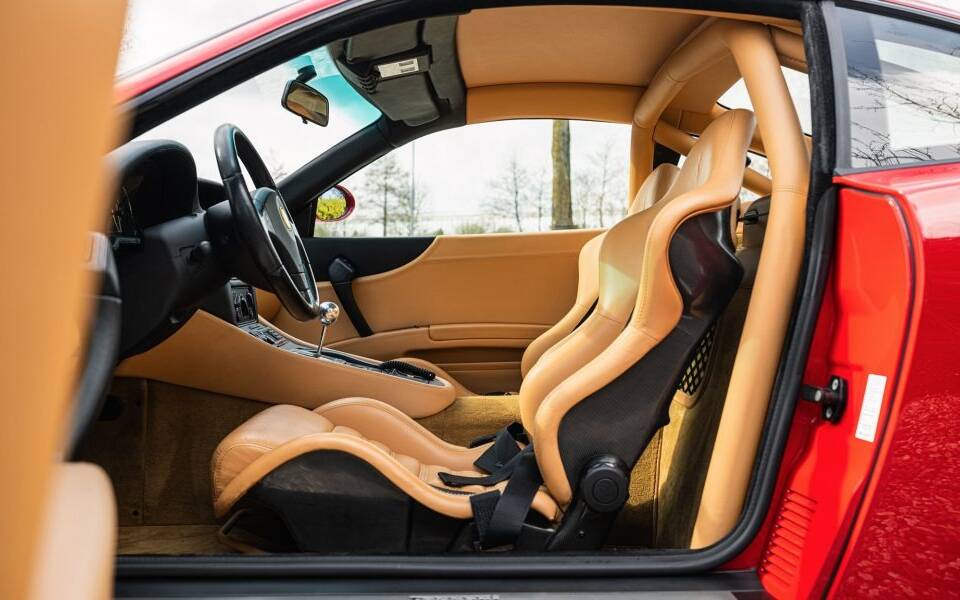 Bild 37/49 von Ferrari 550 Maranello (2000)