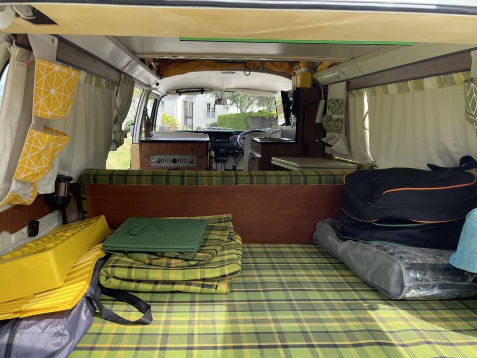 Bild 10/12 von Volkswagen T2b Westfalia (1975)