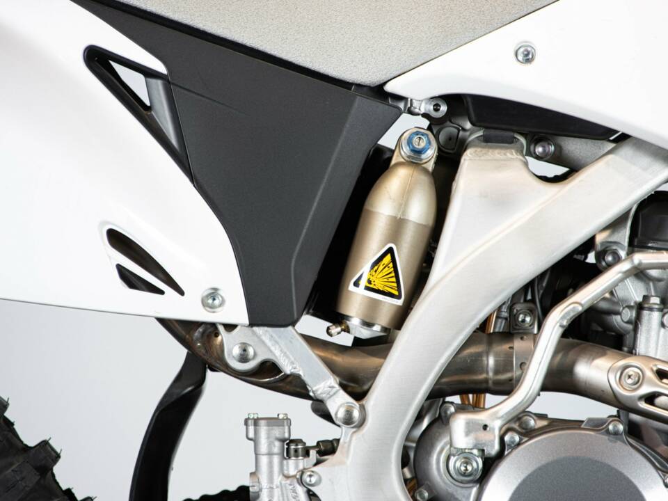 Image 27/50 de Yamaha DUMMY (2007)