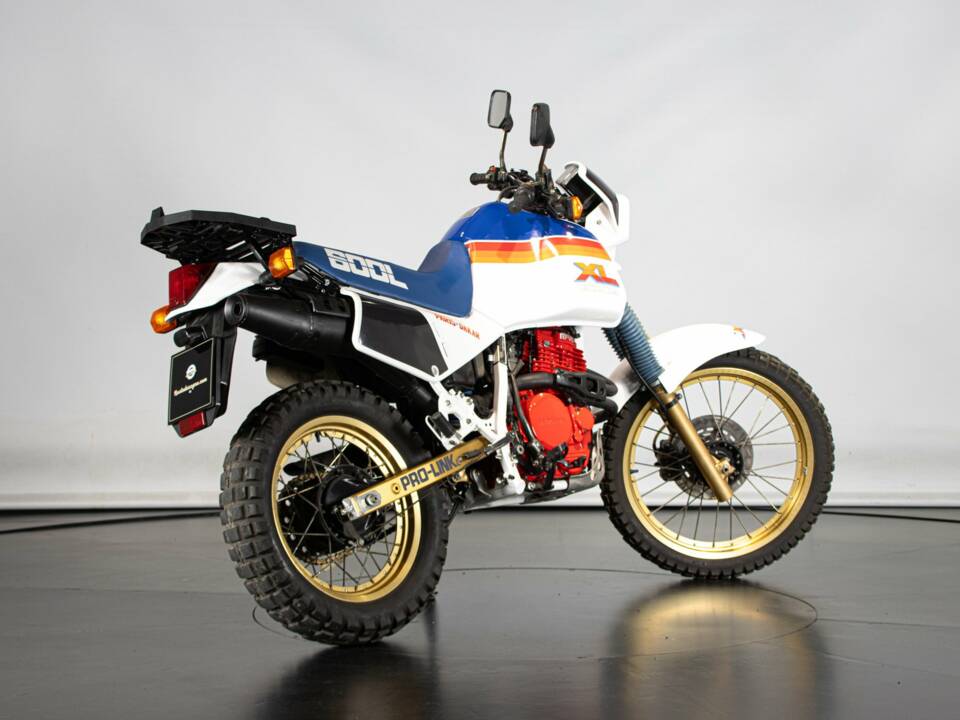 Image 4/50 of Honda DUMMY (1986)