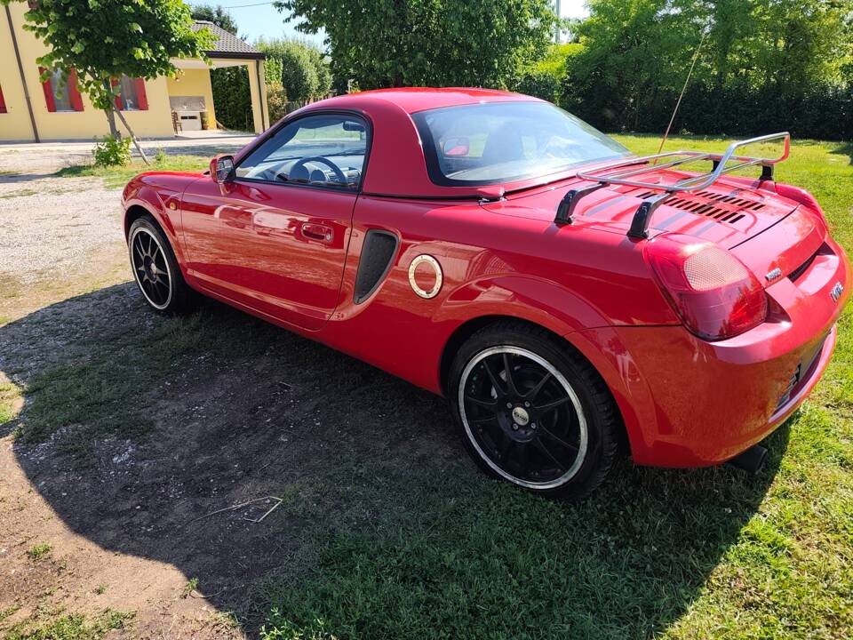 Image 54/57 of Toyota MR2 (2003)
