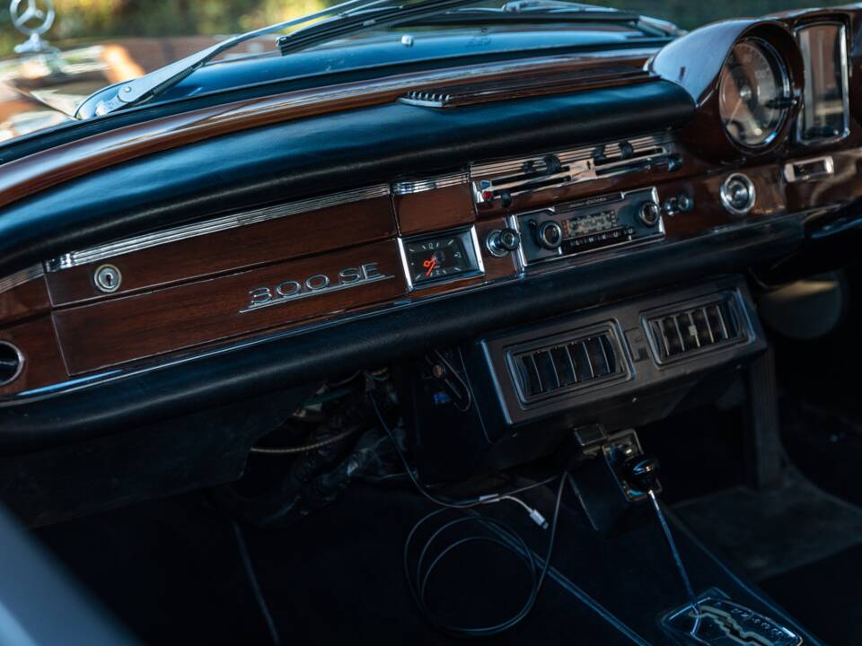 Afbeelding 18/45 van Mercedes-Benz 300 SE (1965)