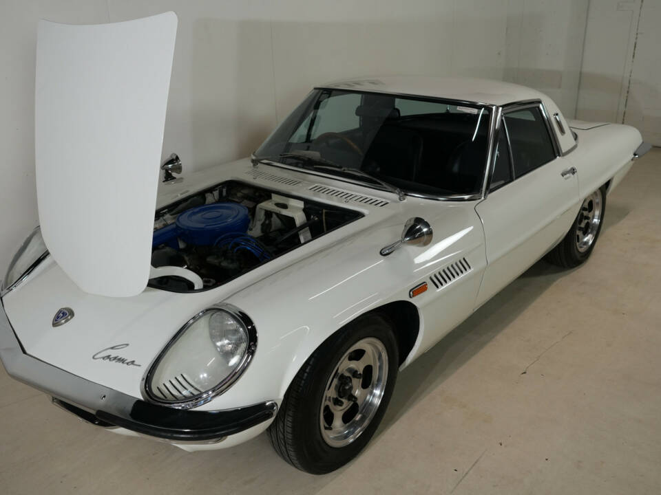 Image 15/32 of Mazda 110 S Cosmo Sport (1968)