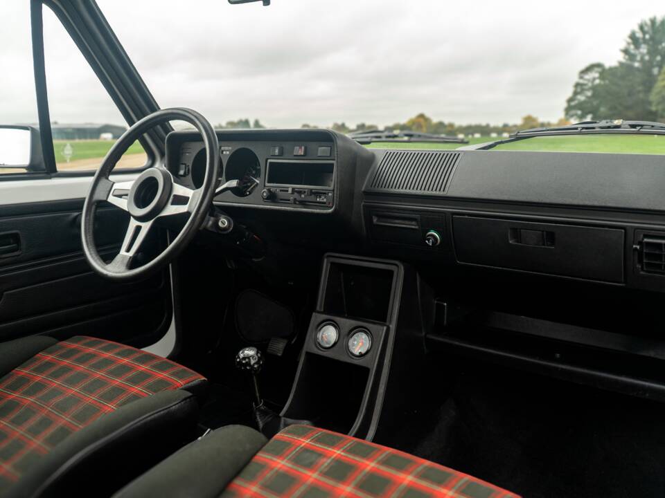 Image 22/40 of Volkswagen Golf I GTI 1.6 (1980)