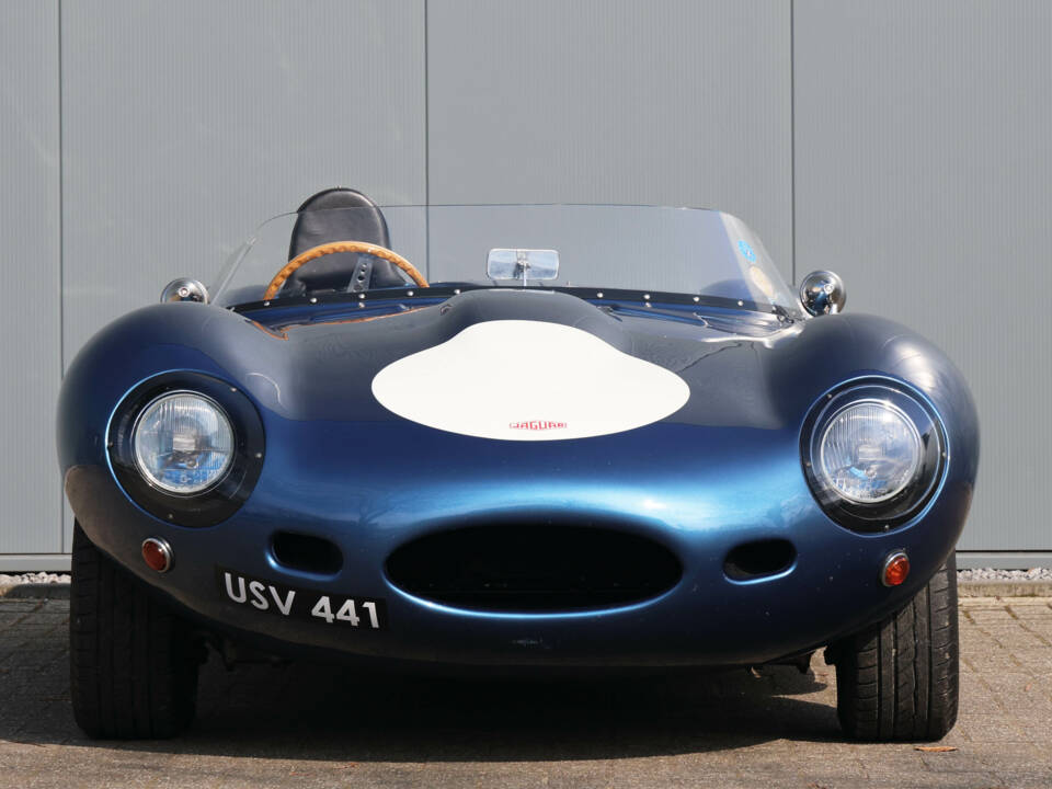 Image 23/60 of Jaguar D-Type (1967)