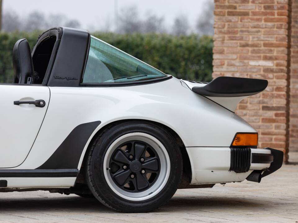 Afbeelding 14/45 van Porsche 911 Carrera 3.2 (WTL) (1988)