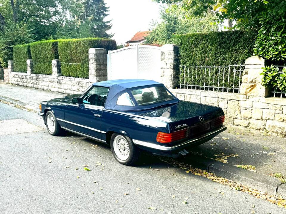 Image 1/21 of Mercedes-Benz 280 SL (1985)