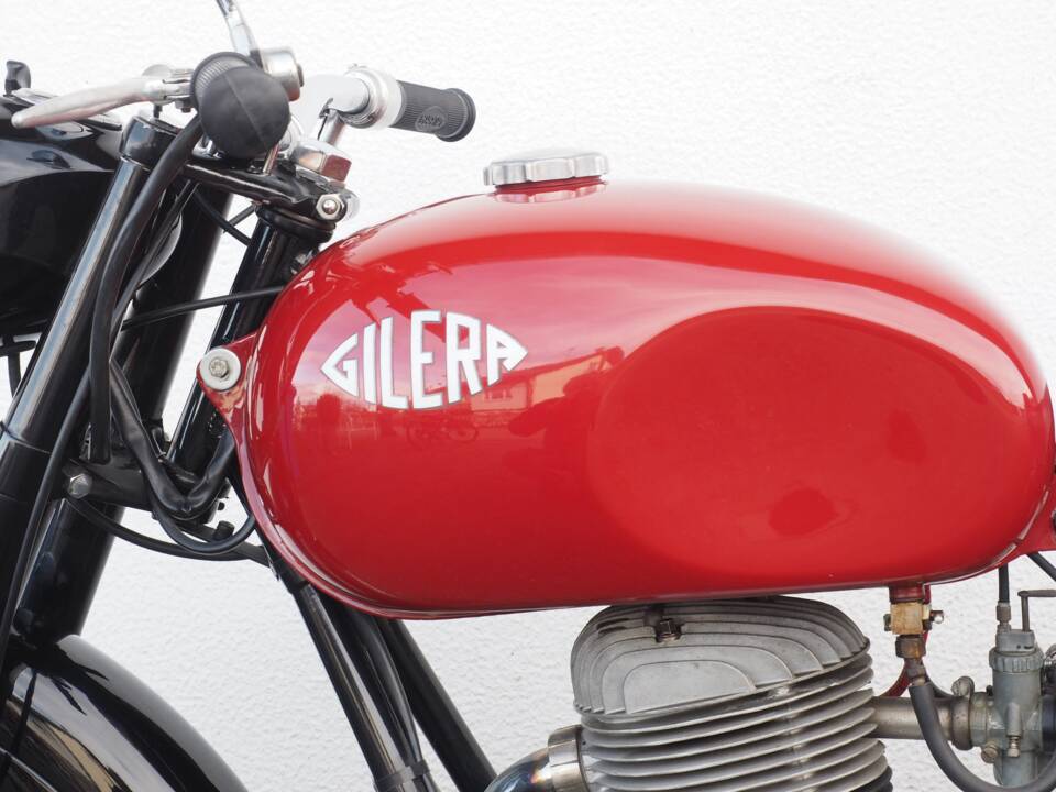 Imagen 9/12 de Gilera 150 Sport (1955)