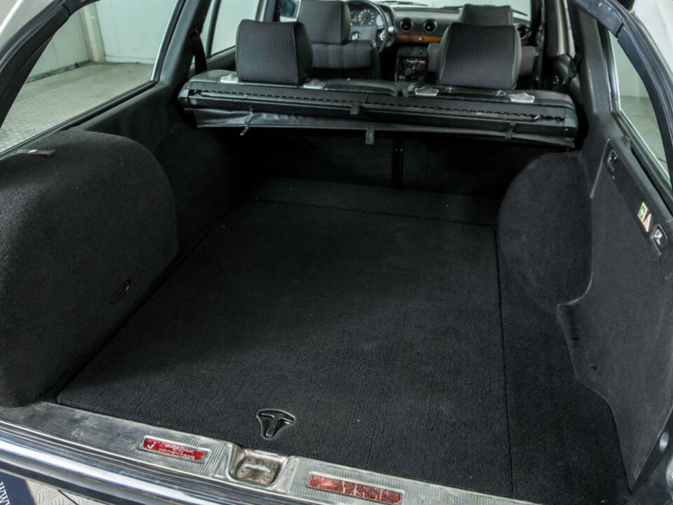 Bild 37/50 von Mercedes-Benz 230 TE (1984)