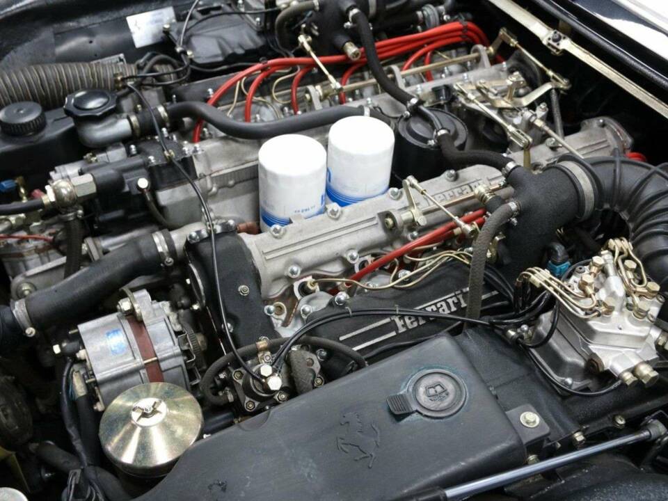 Bild 25/30 von Ferrari 412 GT (1988)