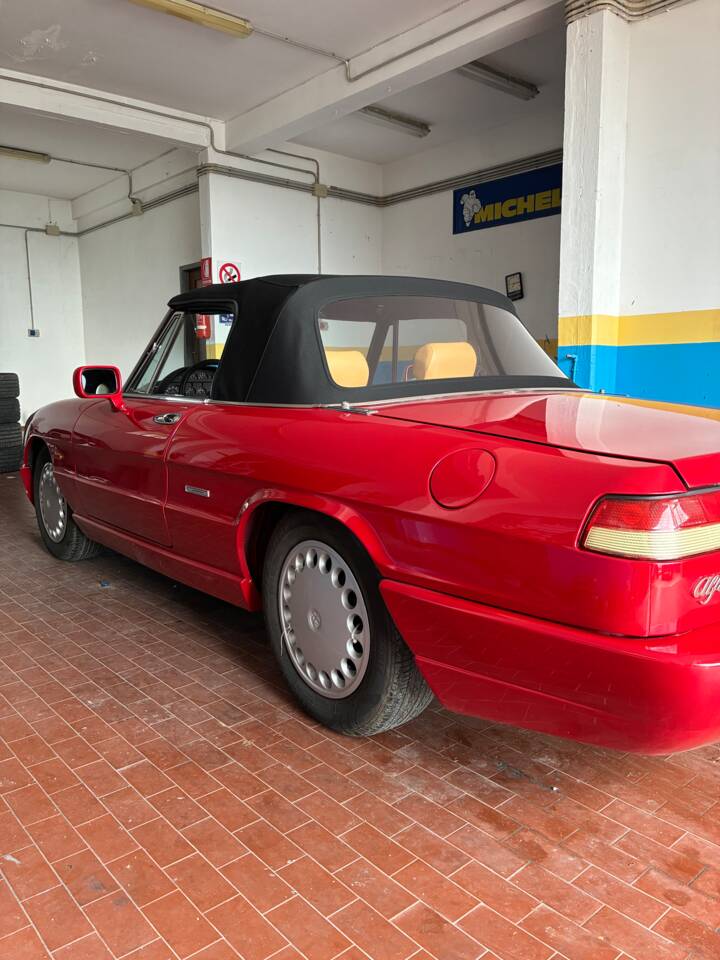 Image 3/23 of Alfa Romeo 1.6 Spider (1991)