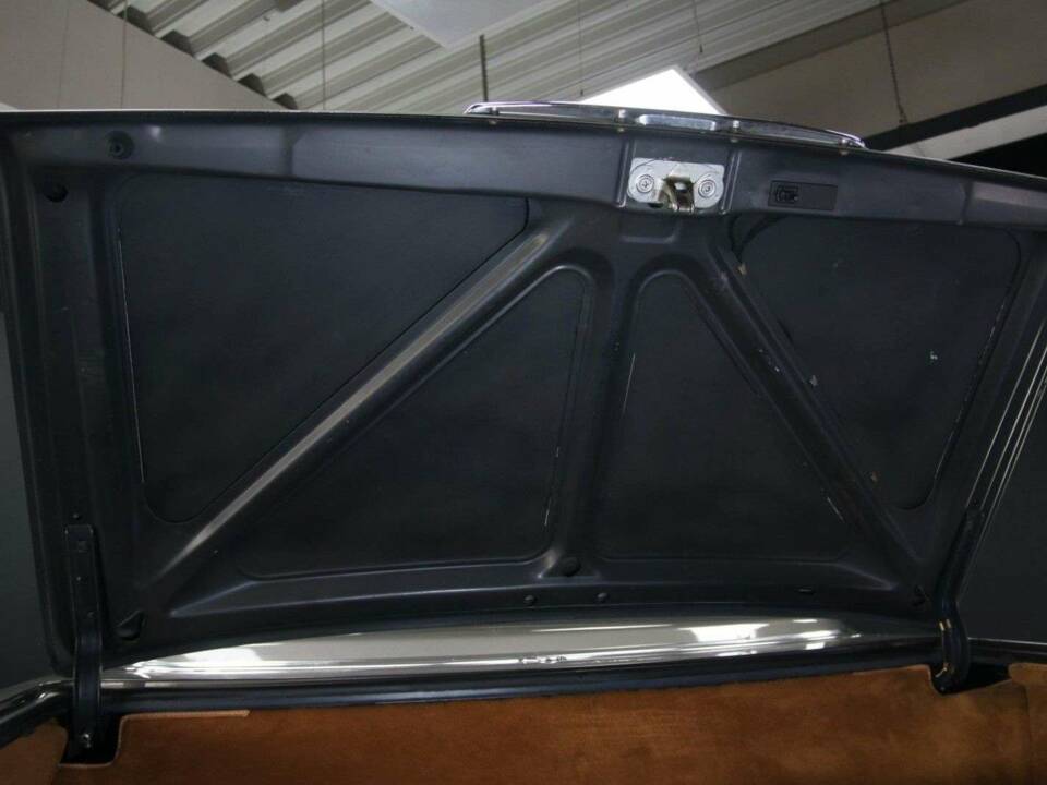 Image 30/50 de Mercedes-Benz 420 SL (1987)