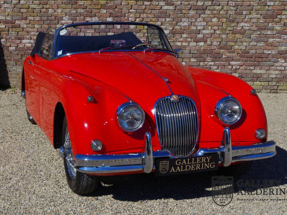 Image 38/50 of Jaguar XK 150 DHC (1960)