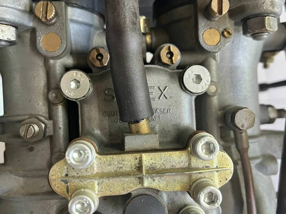 Image 13/23 of Alfa Romeo 2000 Spider (1961)