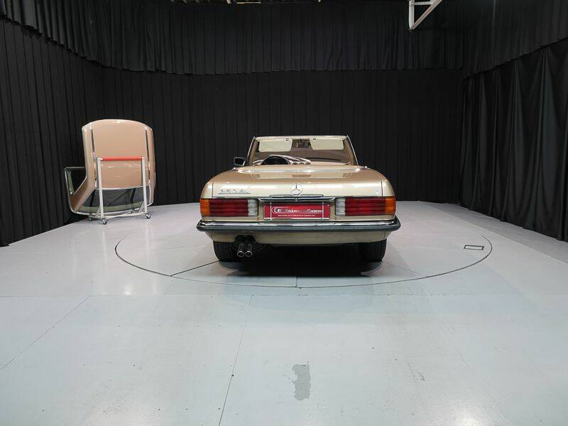 Image 7/15 of Mercedes-Benz 350 SL (1972)