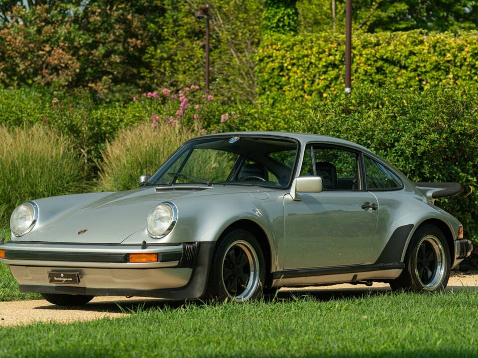 Imagen 10/50 de Porsche 911 Turbo 3.0 (1975)