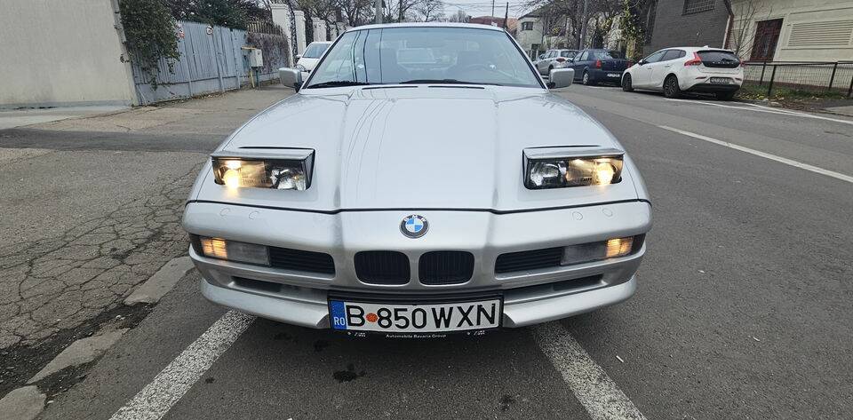 Image 2/7 of BMW 850i (1990)