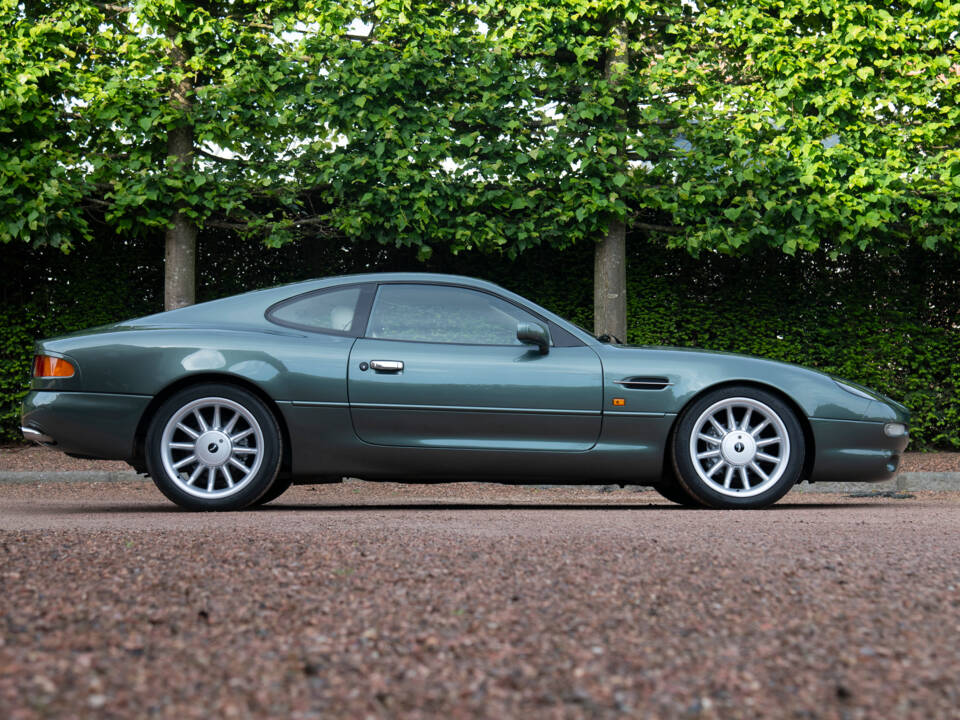 Immagine 4/76 di Aston Martin DB 7 (1995)