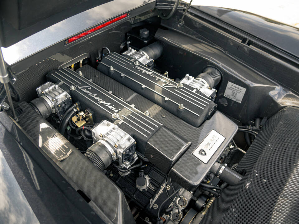 Afbeelding 33/42 van Lamborghini Murciélago (2001)