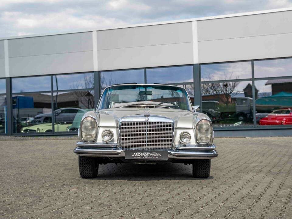Imagen 3/30 de Mercedes-Benz 280 SE 3,5 (1969)