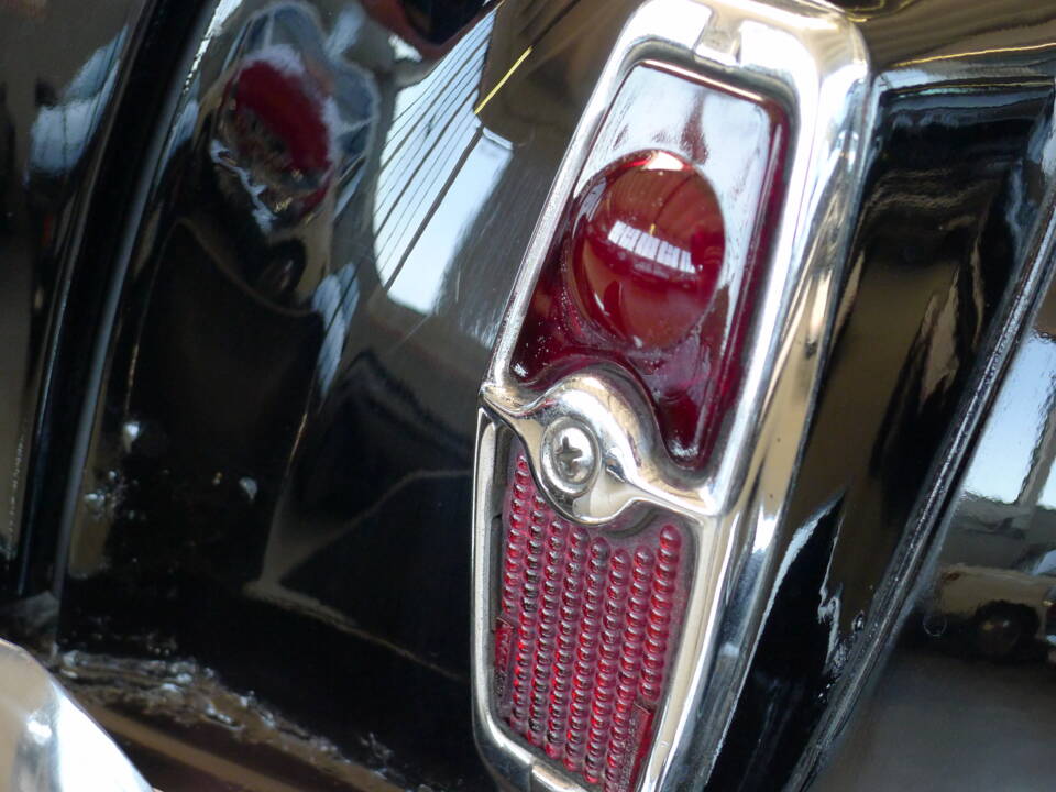 Bild 21/50 von Peugeot 203 C (1955)