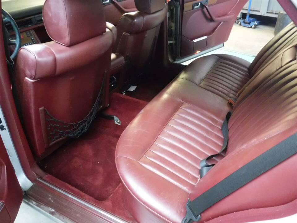 Image 29/31 de Mercedes-Benz 420 SEL (1986)