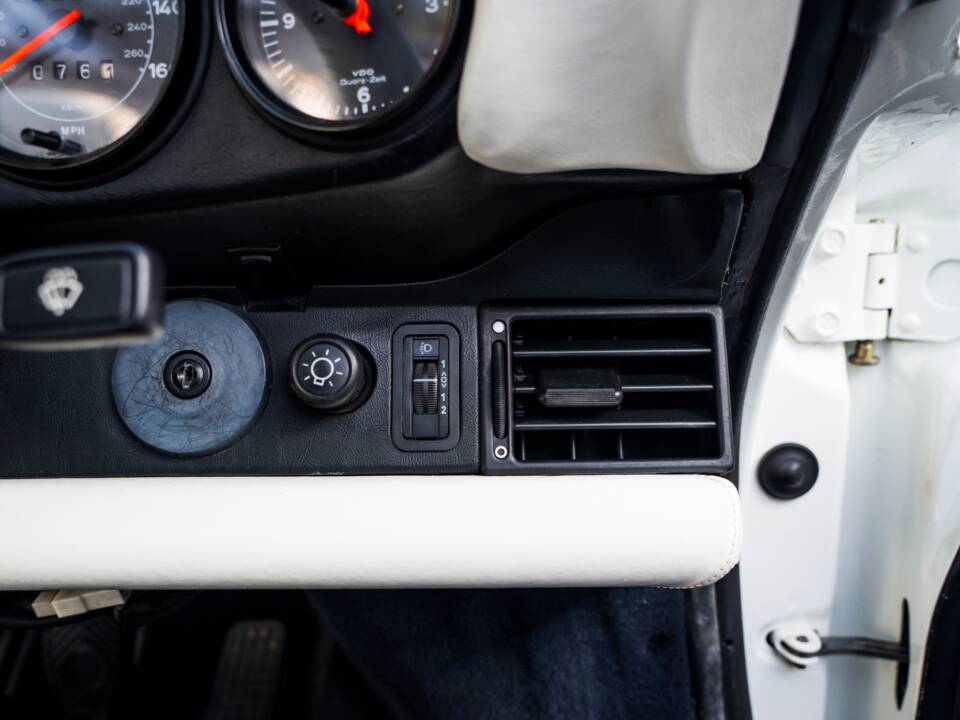 Bild 36/60 von Porsche 911 Carrera 3.2 (1987)