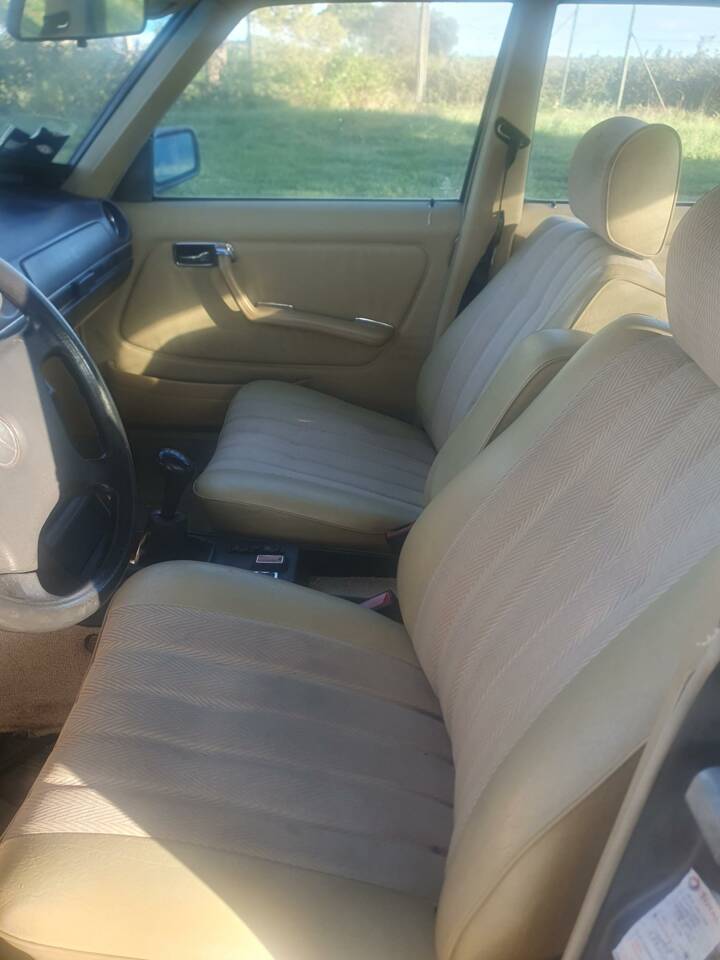 Bild 28/44 von Mercedes-Benz 240 D (1981)