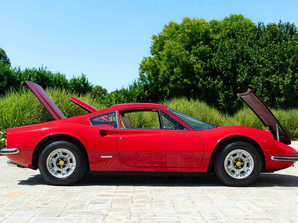 Image 6/50 de Ferrari Dino 246 GT (1971)