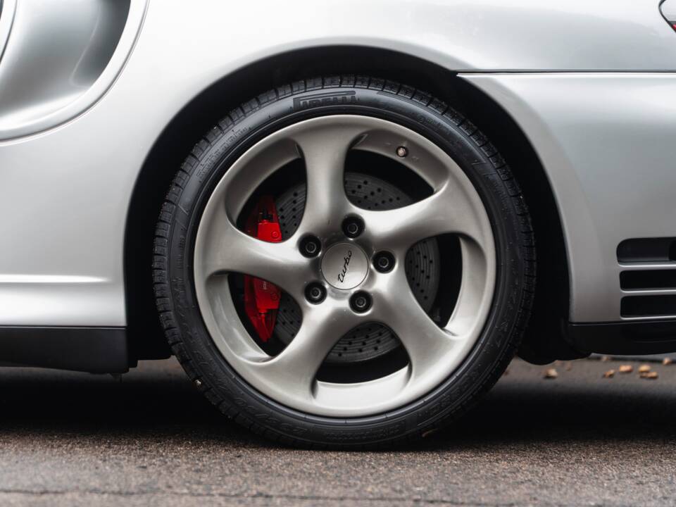 Bild 12/52 von Porsche 911 Turbo (2003)