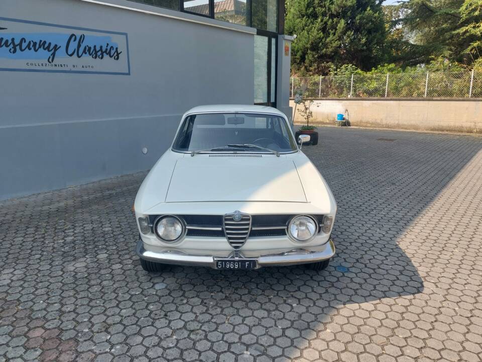Image 7/21 of Alfa Romeo Giulia GT 1300 Junior (1970)