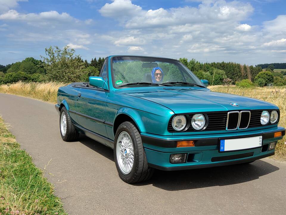 Immagine 7/21 di BMW 318i (1991)