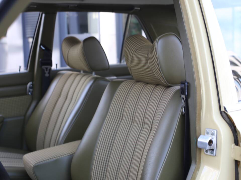 Bild 33/76 von Mercedes-Benz 280 SE (1977)