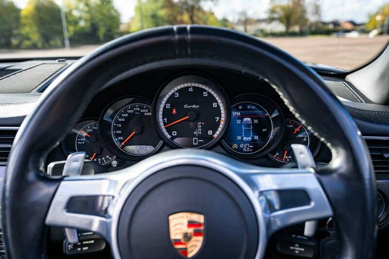 Immagine 47/50 di Porsche 911 Turbo (2015)