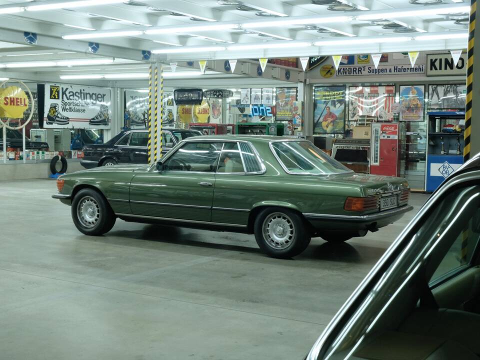 Image 7/50 de Mercedes-Benz 350 SLC (1973)