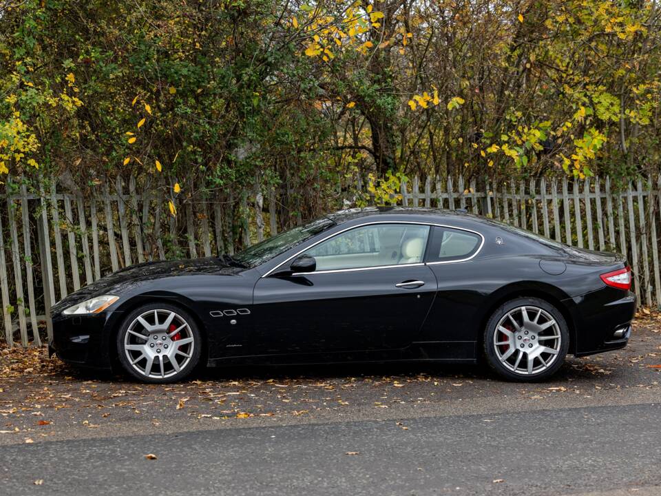 Bild 2/50 von Maserati GranTurismo 4.2 (2008)