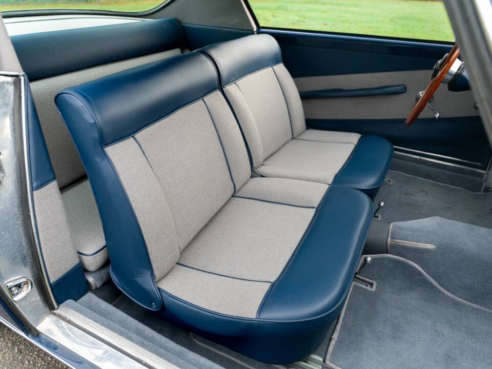 Image 8/9 of Alfa Romeo 1900 C Super Sprint Touring (1956)