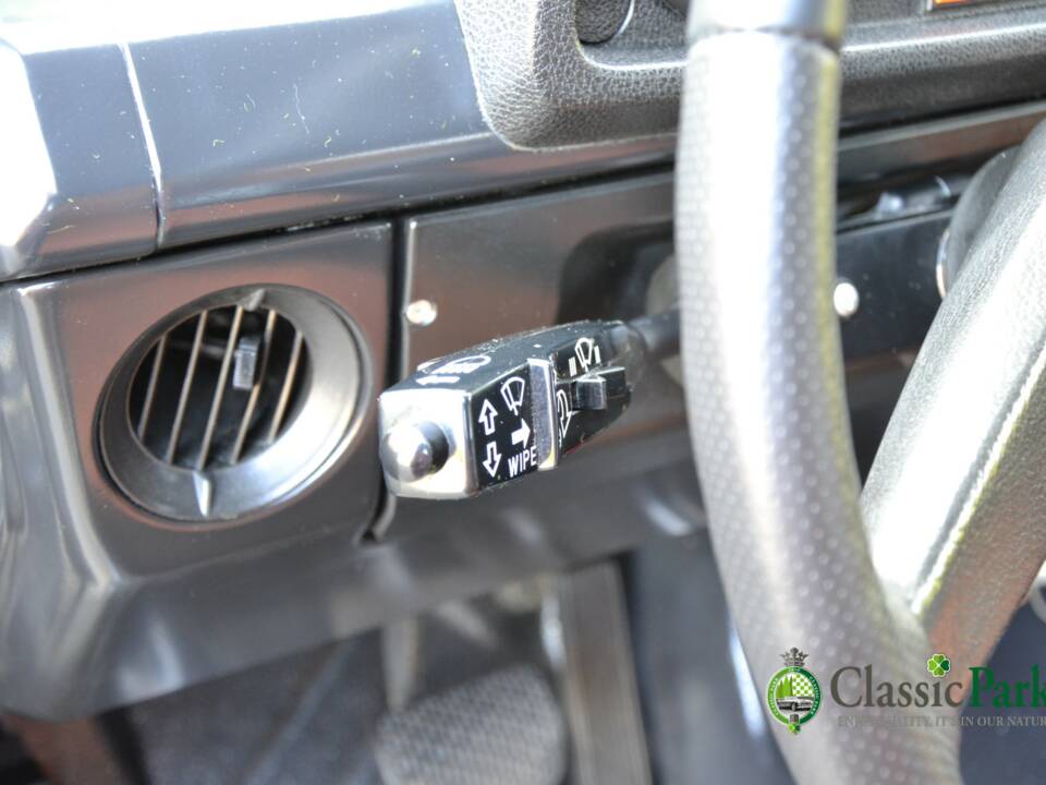 Immagine 26/49 di Mercedes-Benz 230 GE (lang) (1991)