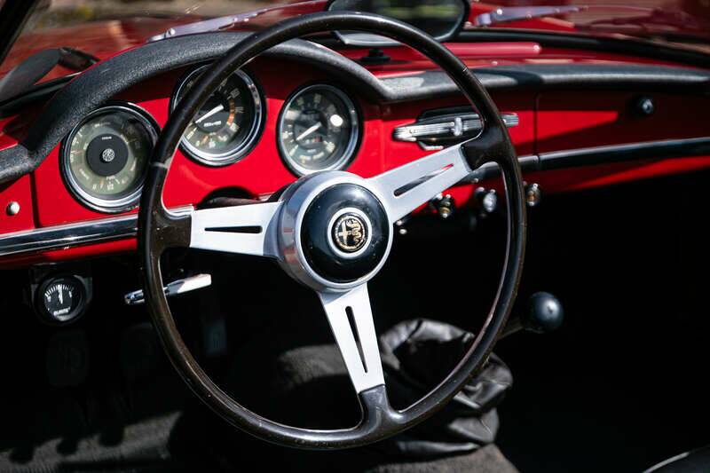 Image 10/46 of Alfa Romeo 2000 Spider (1960)