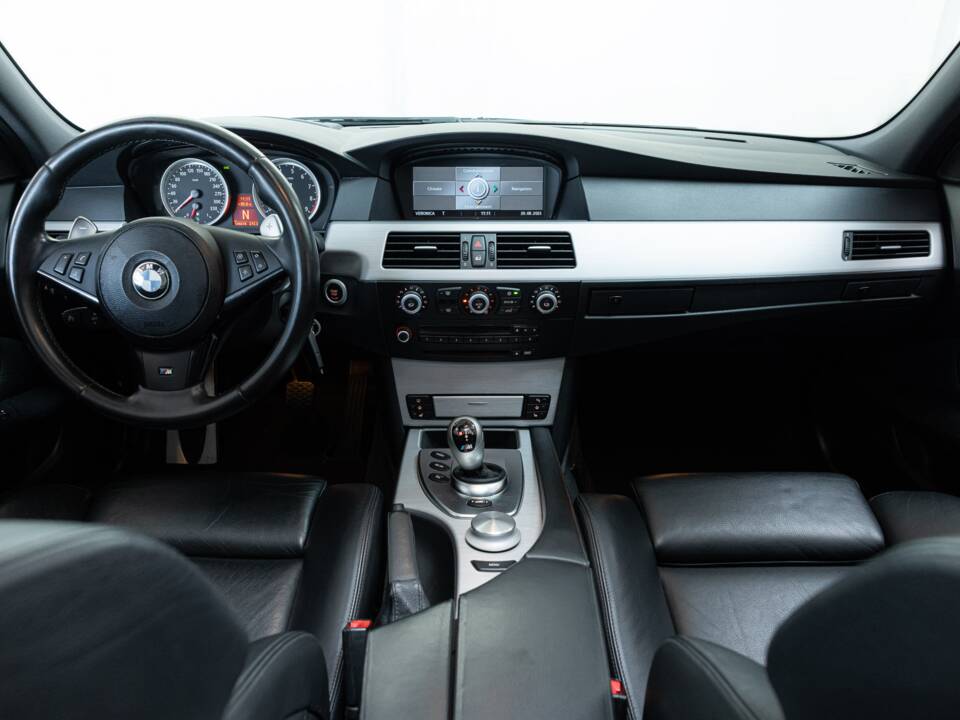 Bild 17/32 von BMW M5 Touring (2007)