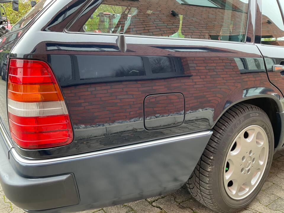Image 134/149 of Mercedes-Benz 320 TE (1993)